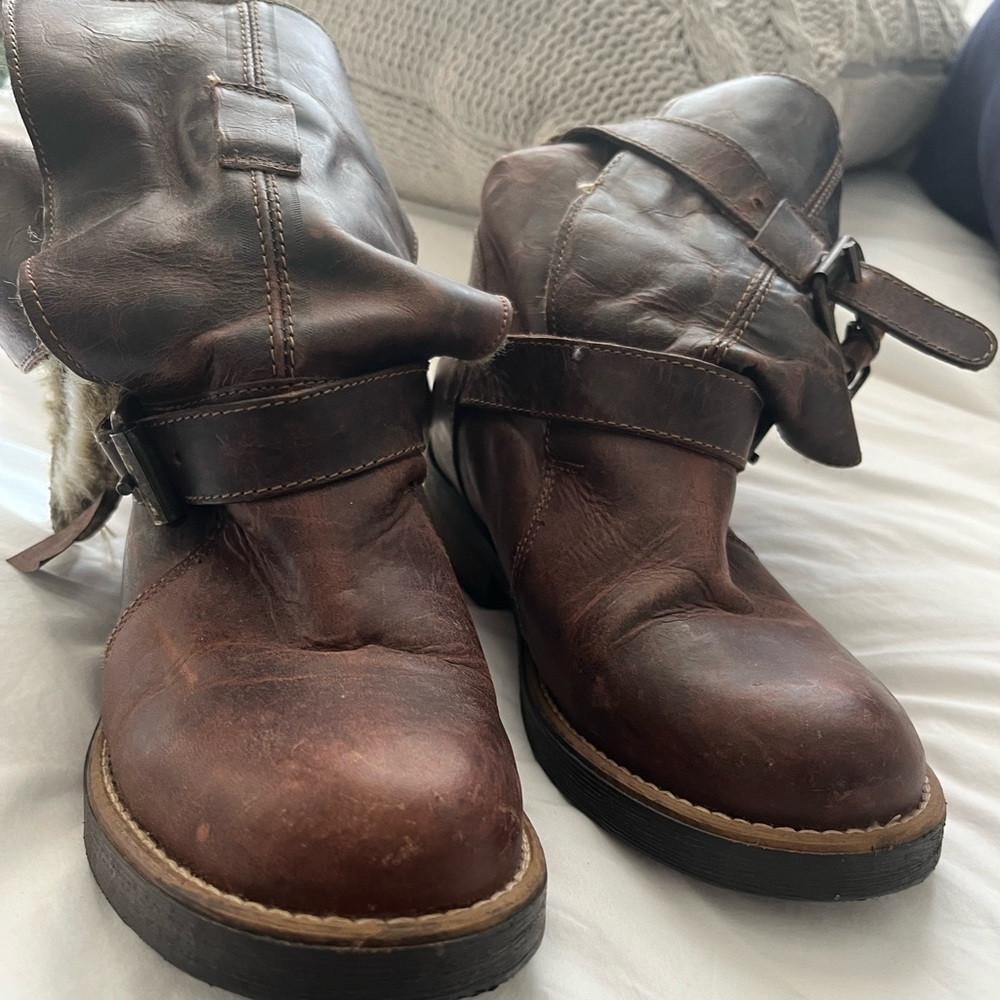 Steve Madden boots. Warm fur interior. Worn once!